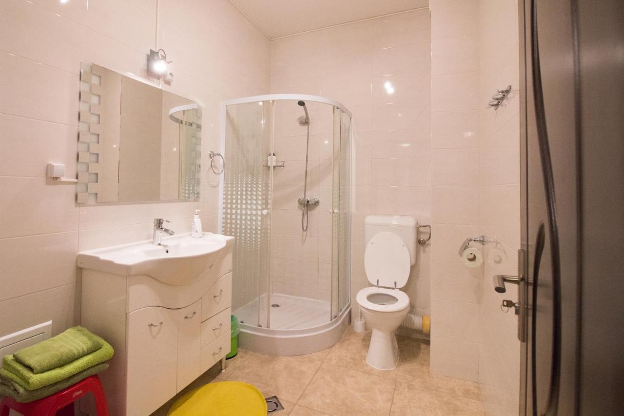 Intim Studio Flat Арад Екстериор снимка