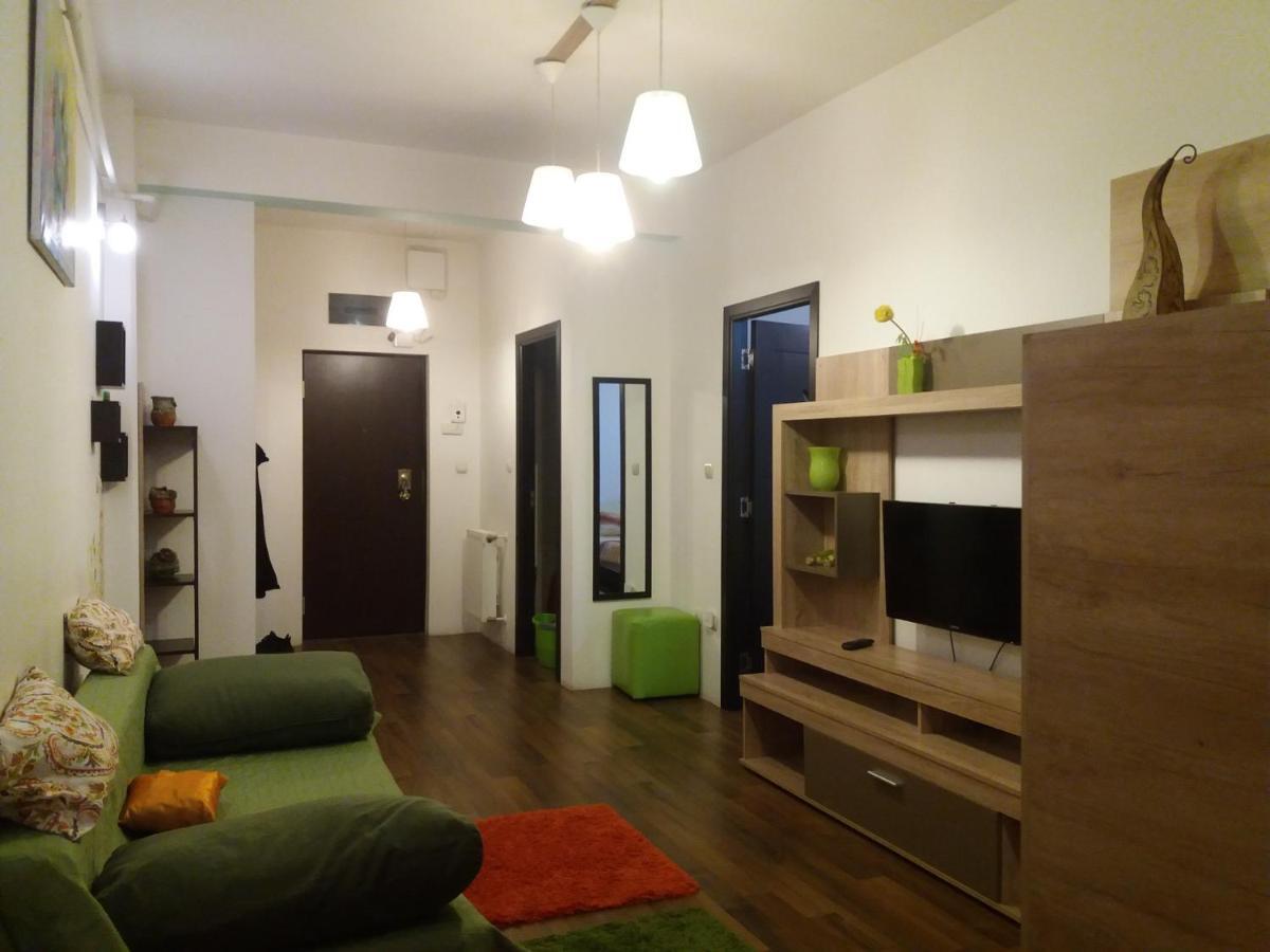 Intim Studio Flat Арад Екстериор снимка