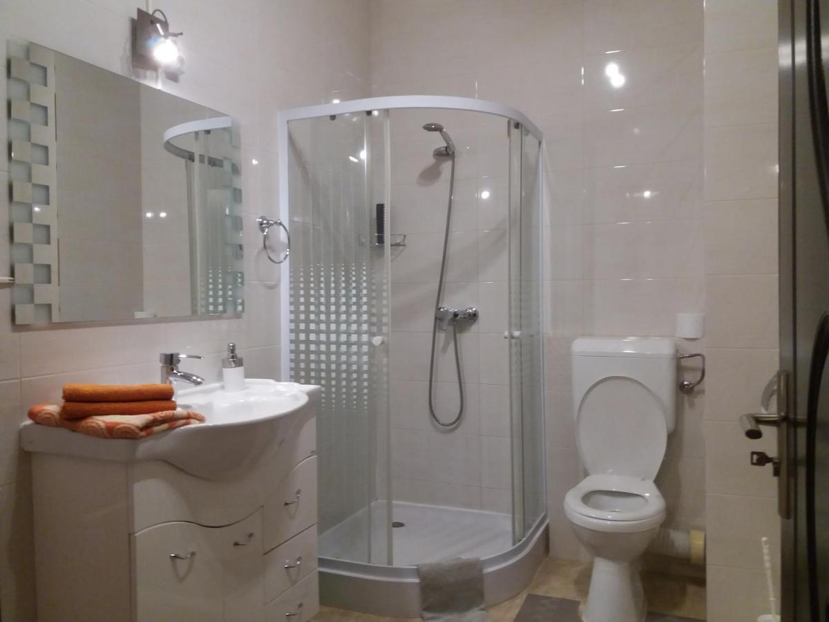 Intim Studio Flat Арад Екстериор снимка
